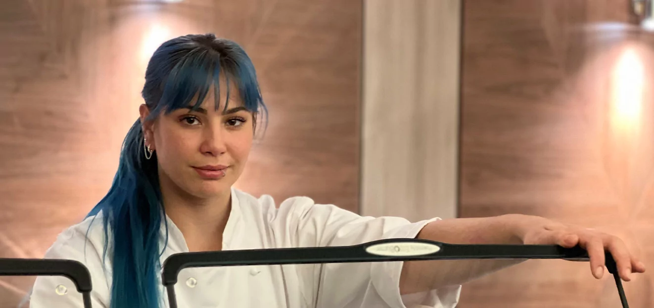 Thumbnail # Rozhovor s Emou Kremskou: O kuchařské vášni, práci v O2 areně a soutěži Hell’s Kitchen